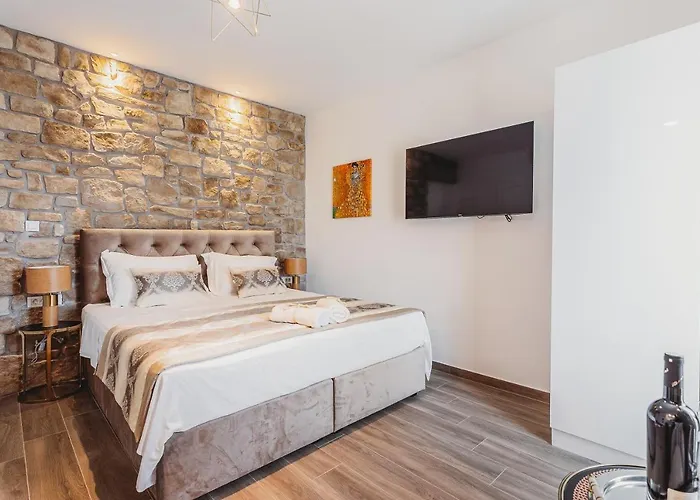 Four Elements - Fire & Air Apartment