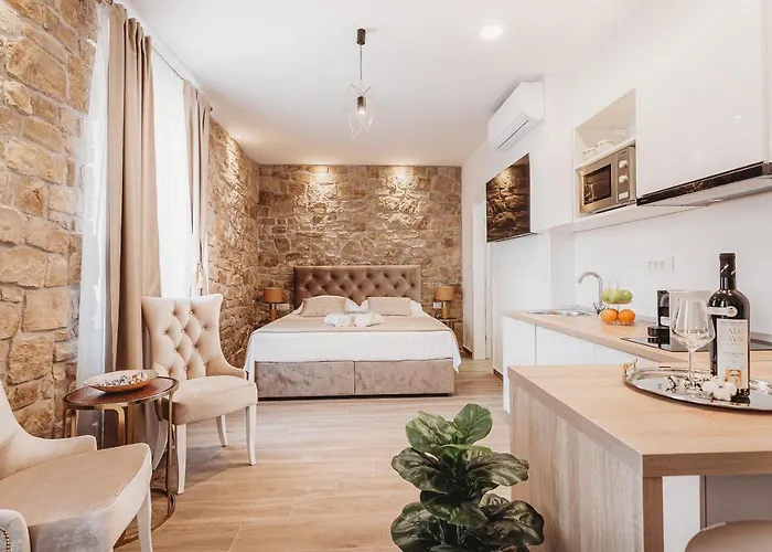 Apartment Four Elements - Fire & Air Split