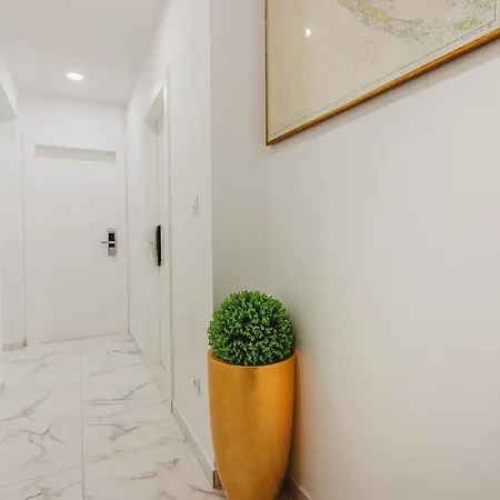 Apartment Four Elements - Fire & Air