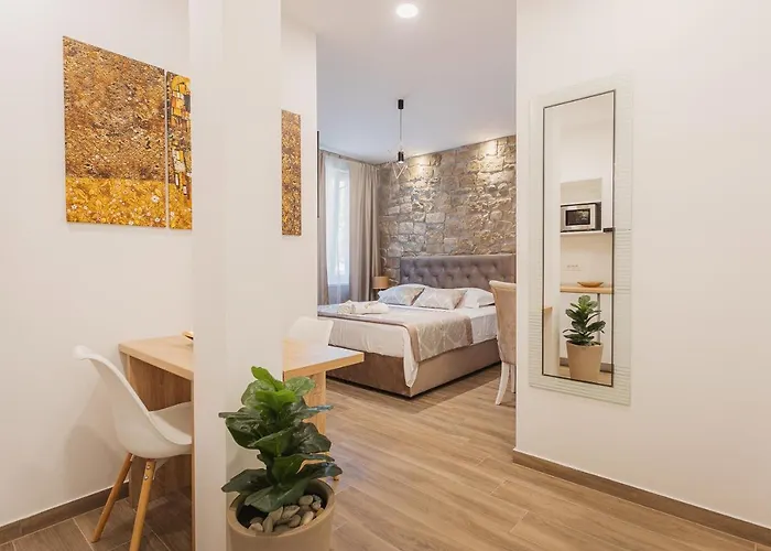 Apartment Four Elements - Fire & Air Split